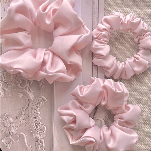 Homemade SCRUNCHIE🎉 - Picture 1 of 1